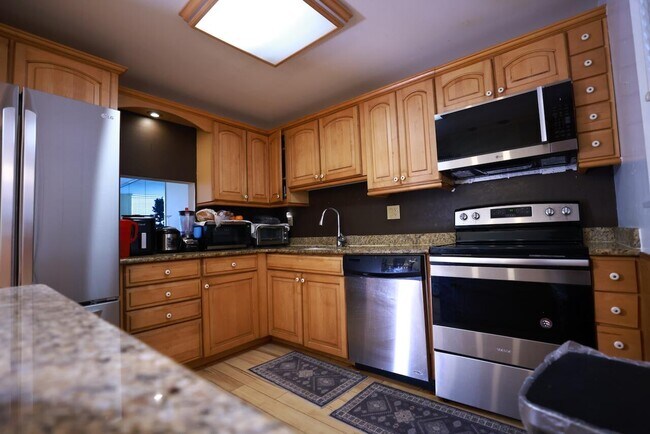 Foto del edificio - 6570 Royal Palm Blvd