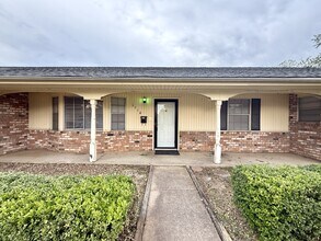 Building Photo - 1114 Kiowa St