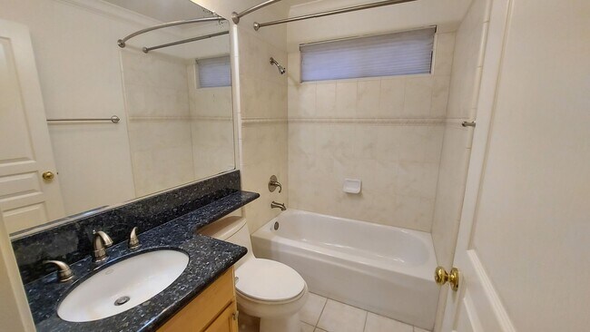 Foto del edificio - Excellent single story, 4 bedroom 3 bath home in Ashley Woods, a gated Granite Bay Neighborhood.