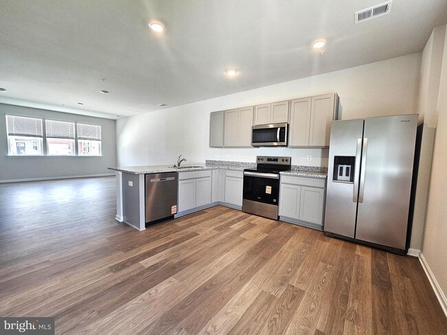 Building Photo - 1410 SUGARPLUM Ln