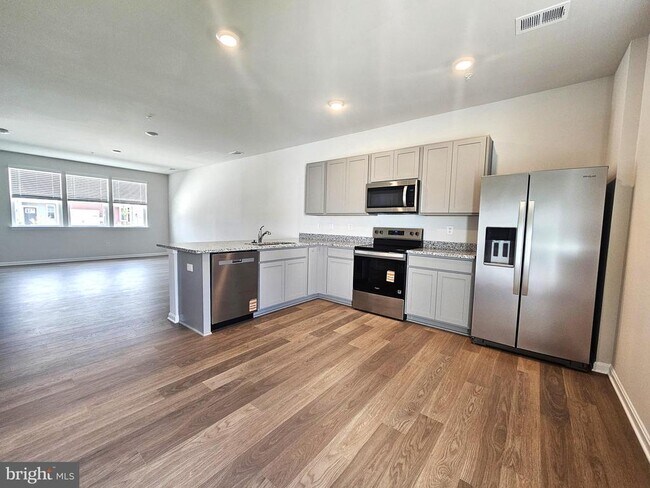 Foto del edificio - 1410 SUGARPLUM Ln