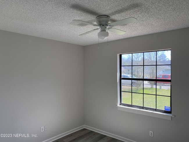 Building Photo - 11549 Treasury Cir S