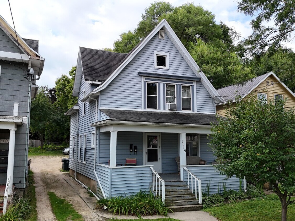 Primary Photo - 1119 Emerald St