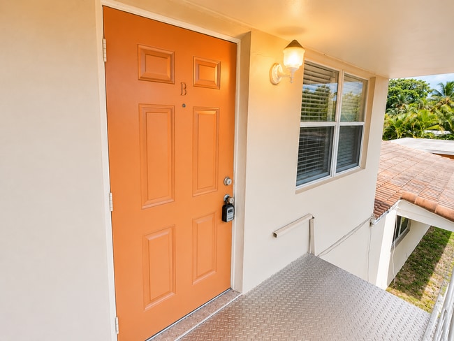Photo - 1000 SW 16 Ave Apartment