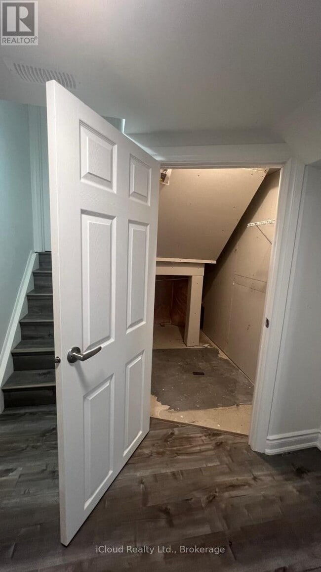 Photo du bâtiment - 284 Landsborough Ave