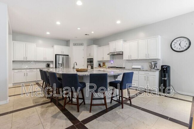 Building Photo - 5808 S Wilson Way