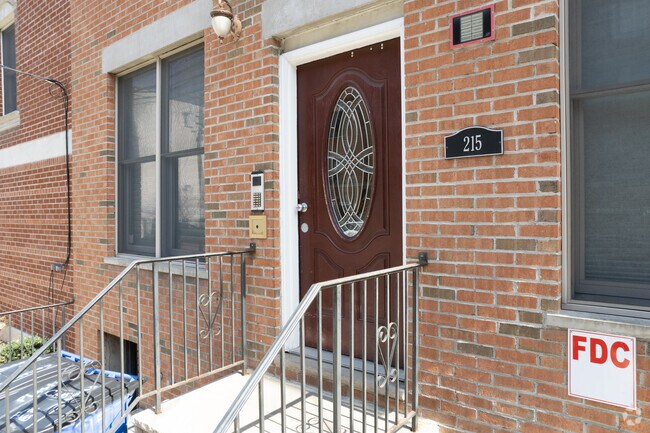 Entrance - 215 Clinton St