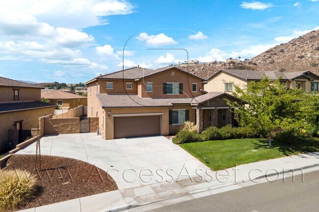Building Photo - Gorgeous Quiet Two-Story with Home With 5 ...
