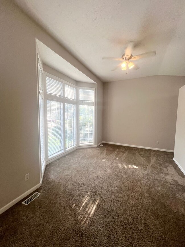 Building Photo - Suncrest Rental – Stunning 4-Bedroom Home Near Long Lake