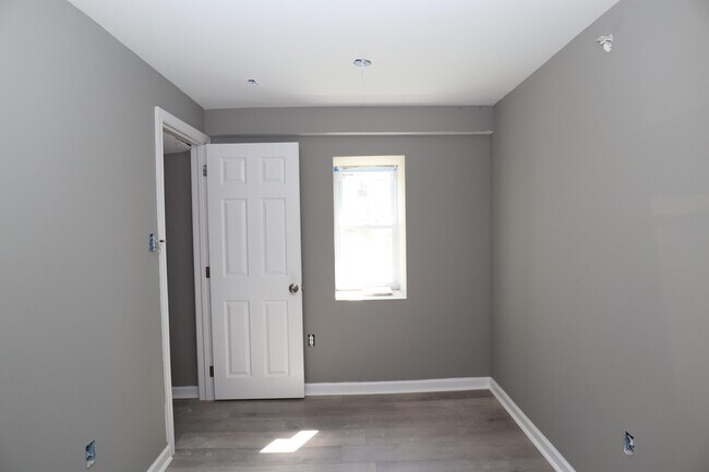Building Photo - 5448 Springfield Ave