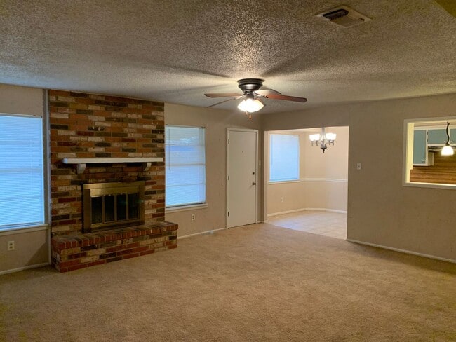 Building Photo - Cute House in NorthWest Lubbock!!