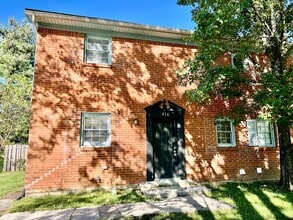 Building Photo - 416-418-418 Schenkel Ln
