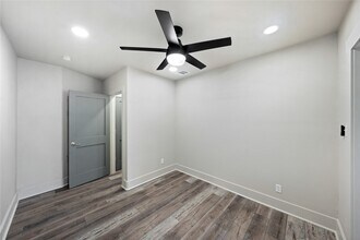 Building Photo - 211 N Milby St