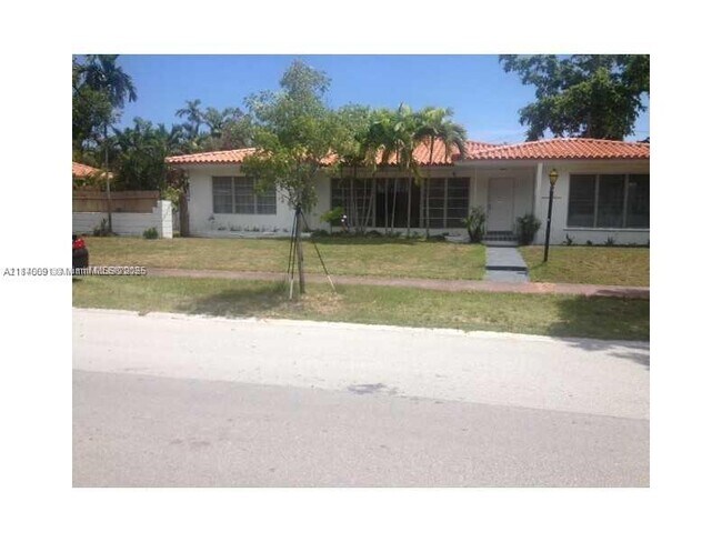 Foto del edificio - 1100 N Shore Dr