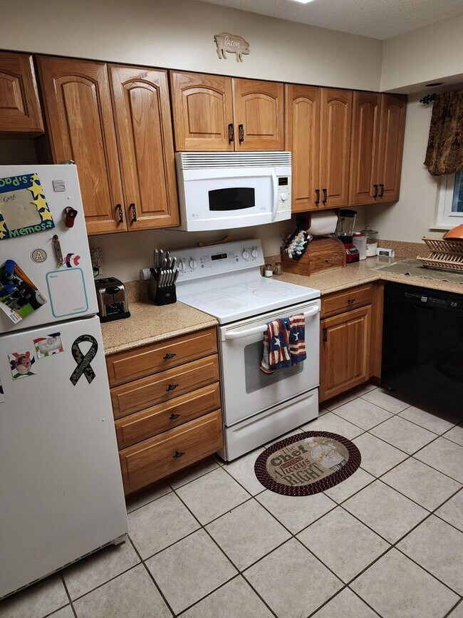 Foto del edificio - Knoxville 37922 - call Howard Grower 865-7...