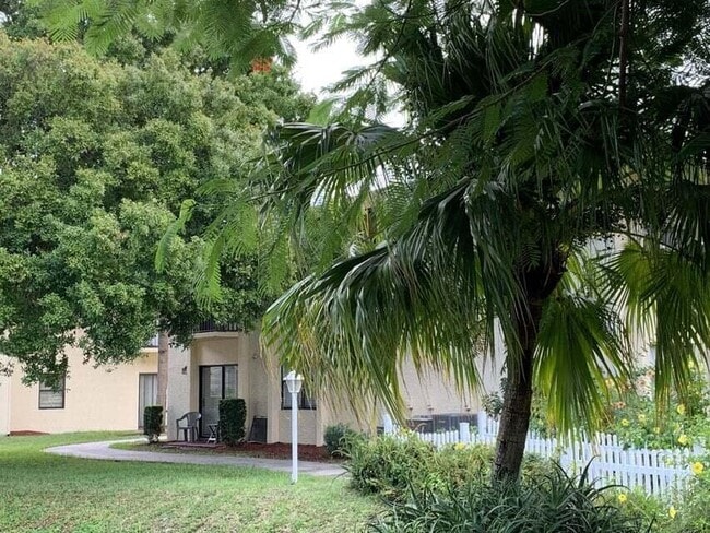 Building Photo - 2050 Oleander Blvd