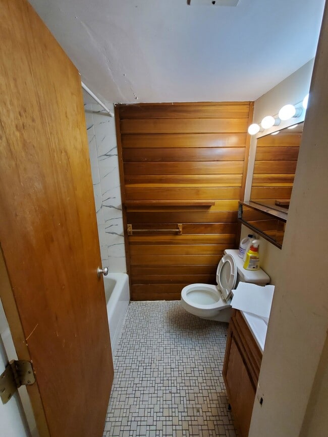 Building Photo - 58 Trowbridge St