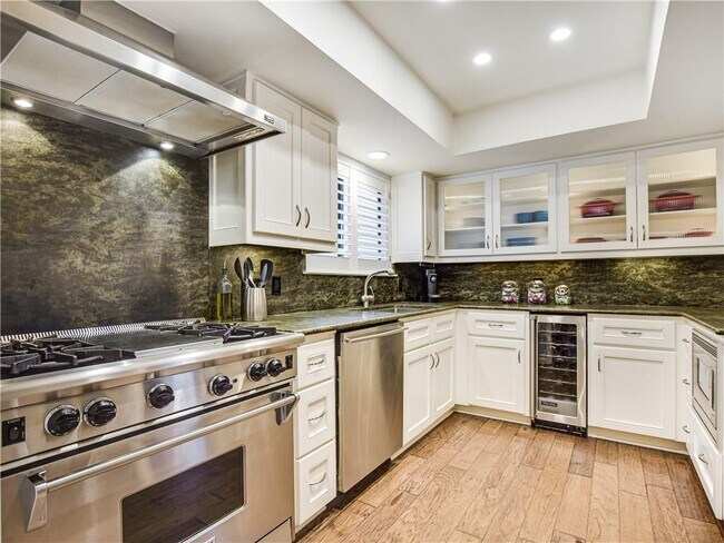 Foto del edificio - 1500 Scenic Dr