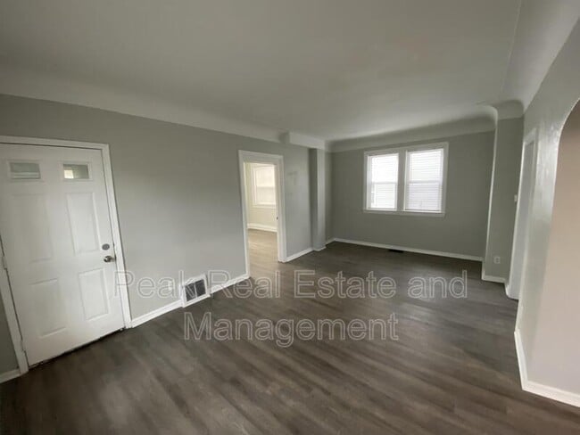 Building Photo - 1154 Prospect Ave SE