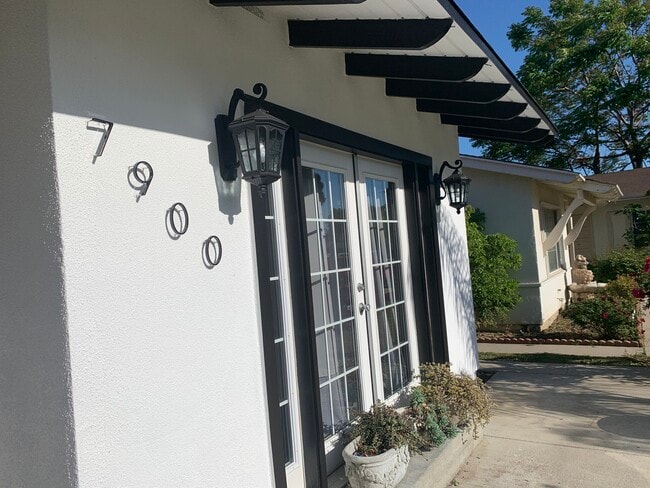 Building Photo - 7900 Sausalito Ave
