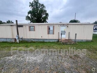 Building Photo - 39 17th St SE