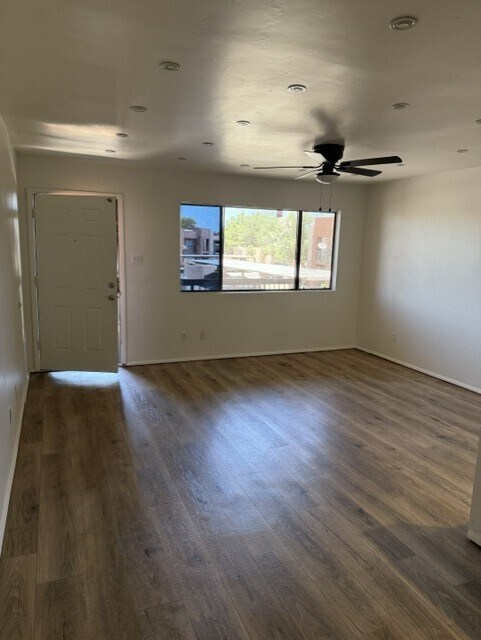 Foto del edificio - 3810 N Maryvale Pky