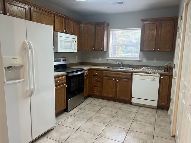 Foto del edificio - 281 Old Bridge Dr