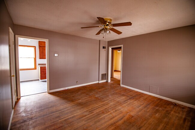 Foto del edificio - 1628 S Grove St
