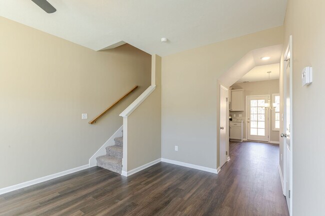 Building Photo - 359 Bordeaux Dr
