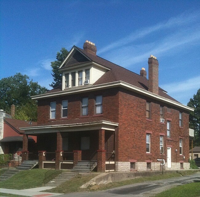 Building Photo - 68 E Hudson St