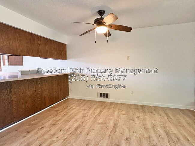 Foto del edificio - 2753 Fairway Dr