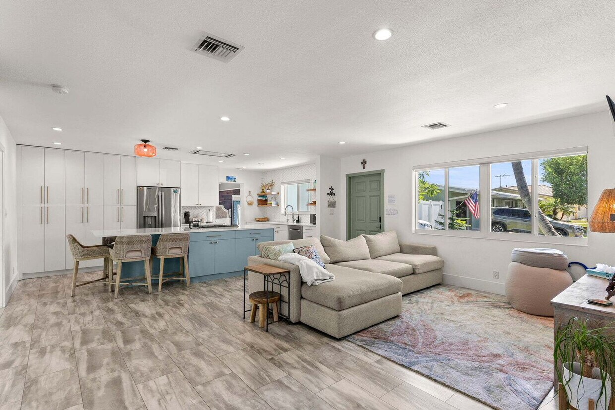 Foto principal - 2211 NE 35th Ct