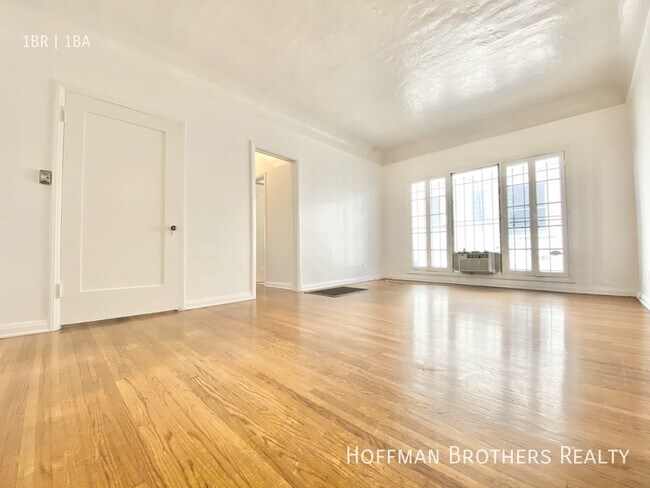 Foto del edificio - 351 N Sierra Bonita Ave