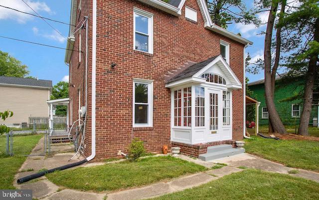 Foto del edificio - 8700 Maple Ave