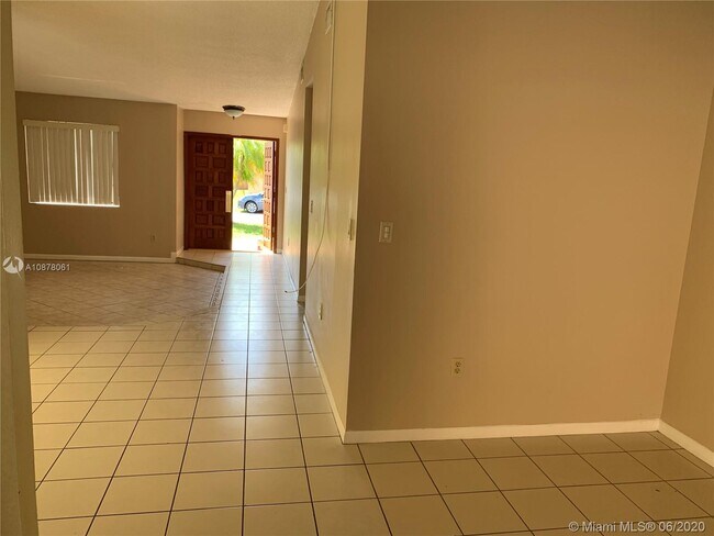 Building Photo - 14739 SW 102nd Terrace