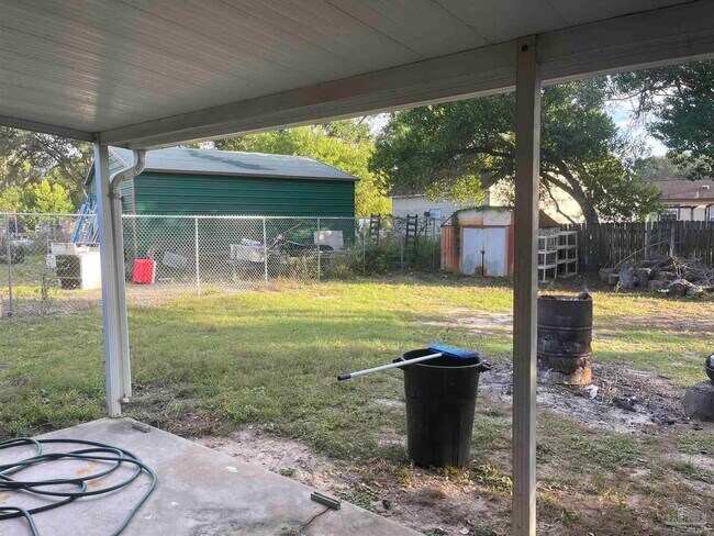 Foto del edificio - 205 Marine Dr