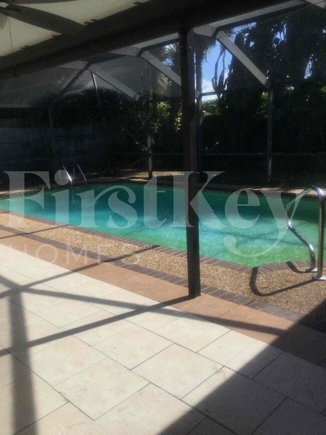 Building Photo - 19742 Carolina Cir