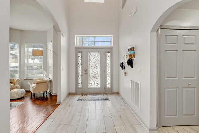 Foto del edificio - 306 Candlebark Dr