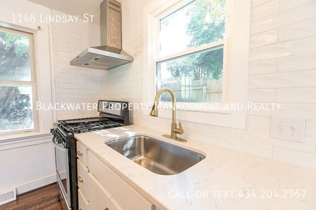 Building Photo - 1148 Lindsay St