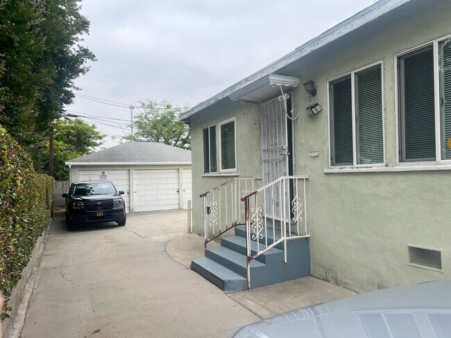 Foto del edificio - 511 N La Brea Ave