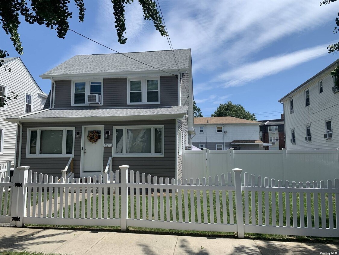 Primary Photo - 142-43 249th St