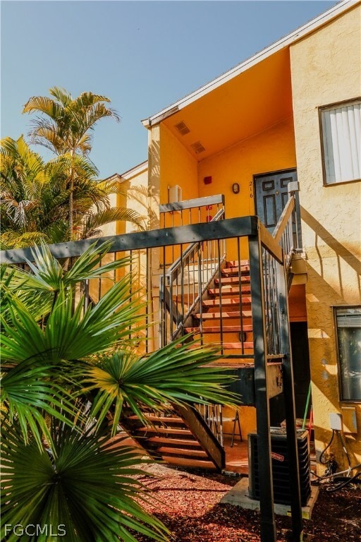 Building Photo - 2835 Winkler Ave