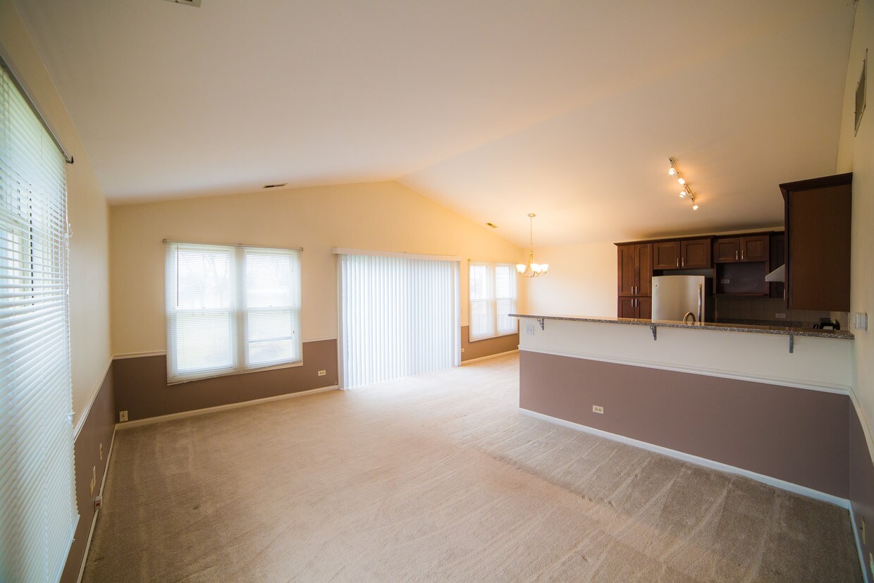 1681A Vermont Dr, Elk Grove Village, IL 60007 Townhome Rentals in Elk