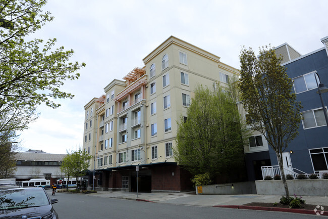 Building Photo - Library Square