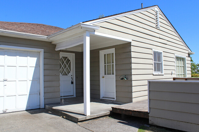 Foto del edificio - 8025-8027 SW Northvale Wy
