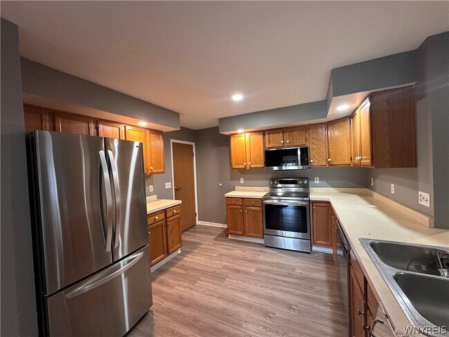 Building Photo - 9900 Luckey Dr