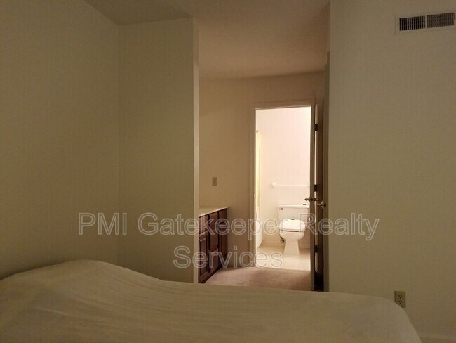 Foto del edificio - 10555 Montgomery Rd