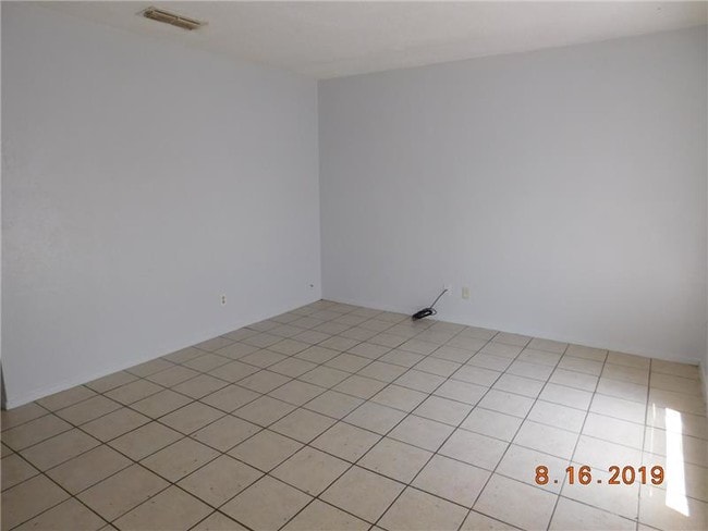 Building Photo - 2314 Andover Dr