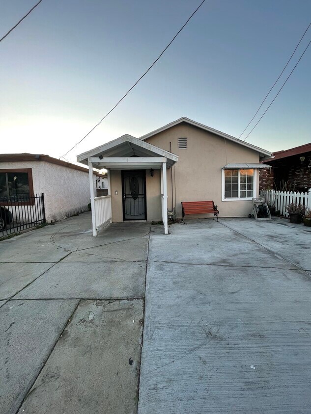 15343 Pimenta Ave, Paramount, CA 90723 House Rental in Paramount, CA