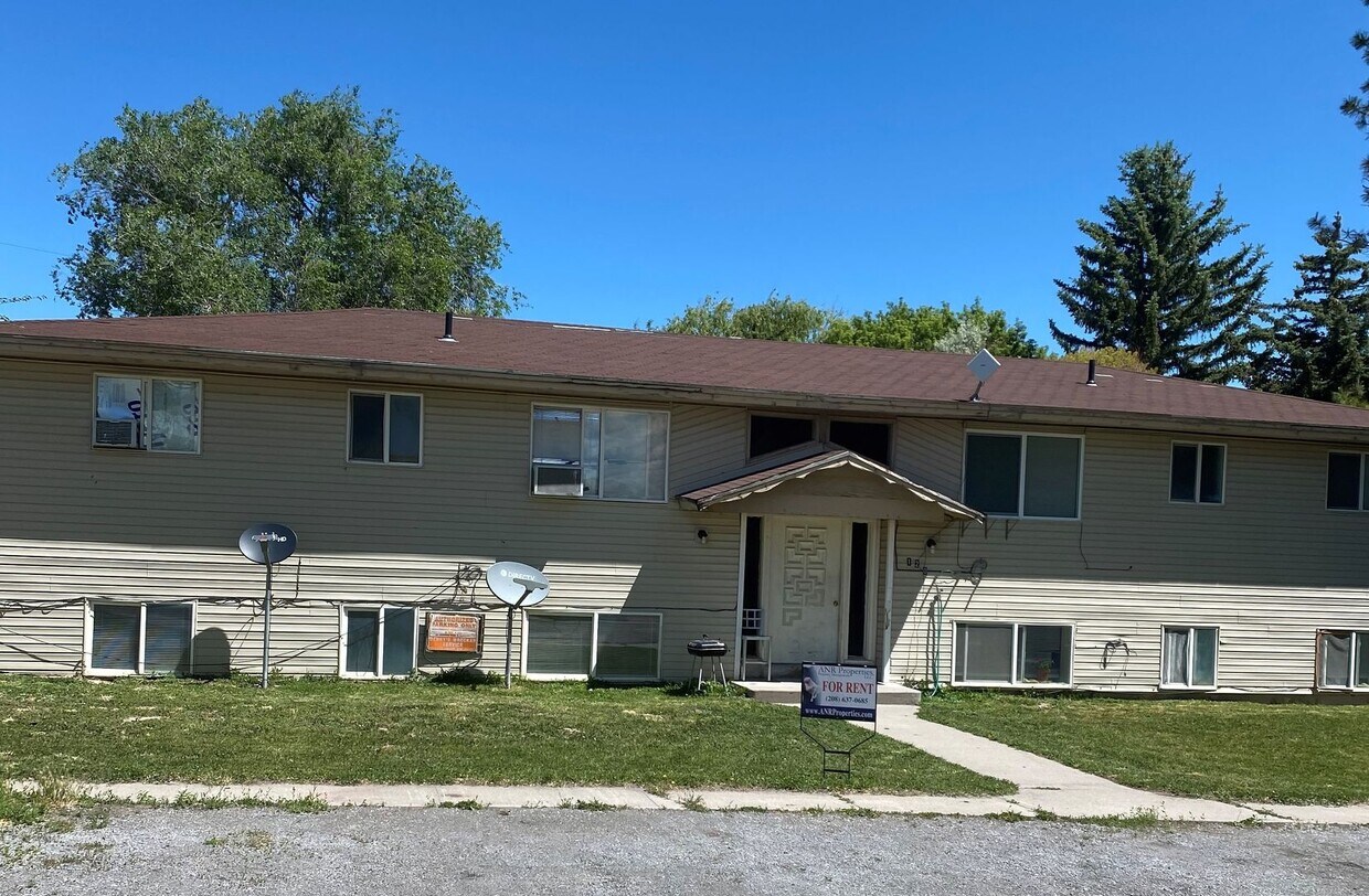 Primary Photo - 120 Adams # 1-4